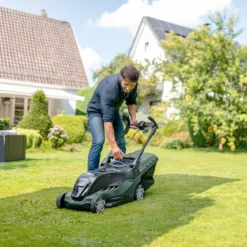 Bosch Power For All Advanced Rotak 36-750 Cordless 36V Rotary Lawnmower -Gardens And Landscaping bosch power for all advanced rotak 36 750 cordless 36v rotary lawnmower4059952526928 01i bq