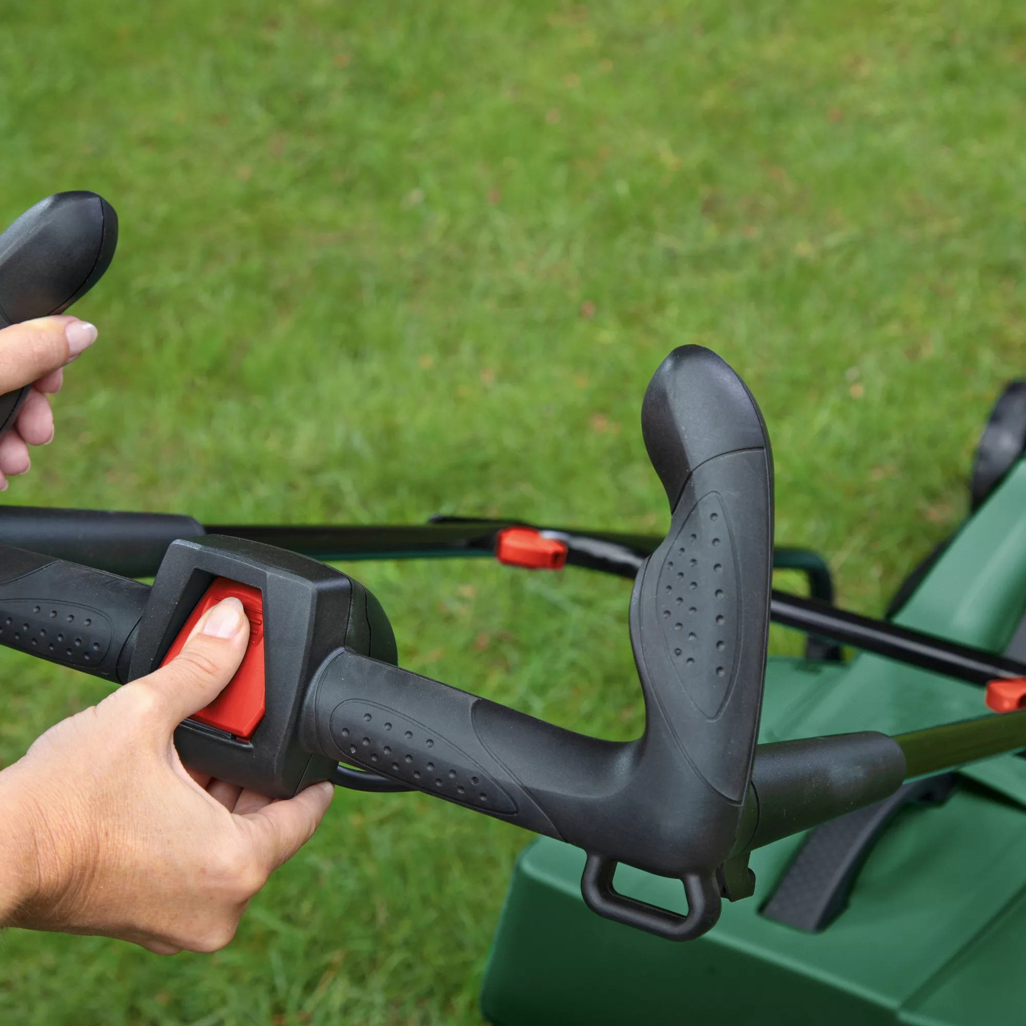 Bosch Power For All CityMower 18-32 Cordless 18V Rotary Lawnmower 9 Bosch Power For All CityMower 18-32 Cordless 18V Rotary Lawnmower - Image 7