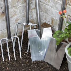 Burgon & Ball Square Border Spade -Gardens And Landscaping burgon ball square border spade5019360008637 02i bq