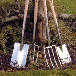 Burgon & Ball Square Digging Spade 7 Burgon & Ball Square Digging Spade -Gardens And Landscaping burgon ball square digging spade5019360008620 01i bq