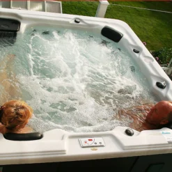 Canadian Spa Toronto Special Edition 6 Person Hot Tub -Gardens And Landscaping canadian spa toronto special edition 6 person hot tub0708296543088 03i bq