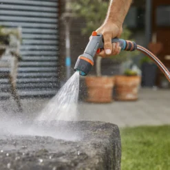 Gardena 4 Function Hose Spray Gun -Gardens And Landscaping gardena 4 function hose spray gun4078500044561 01i bq