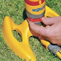 Hozelock Pro Oscillating Rotary Sprinkler -Gardens And Landscaping hozelock pro oscillating rotary sprinkler5010646042819 06bq