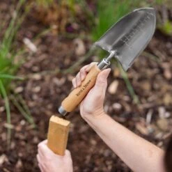 Kent & Stowe Hand Trowels Natural Trowel (H) 320mm X (W) 86mm -Gardens And Landscaping kent stowe hand trowels natural trowel h 320mm x w 86mm5024160000033 02i bq