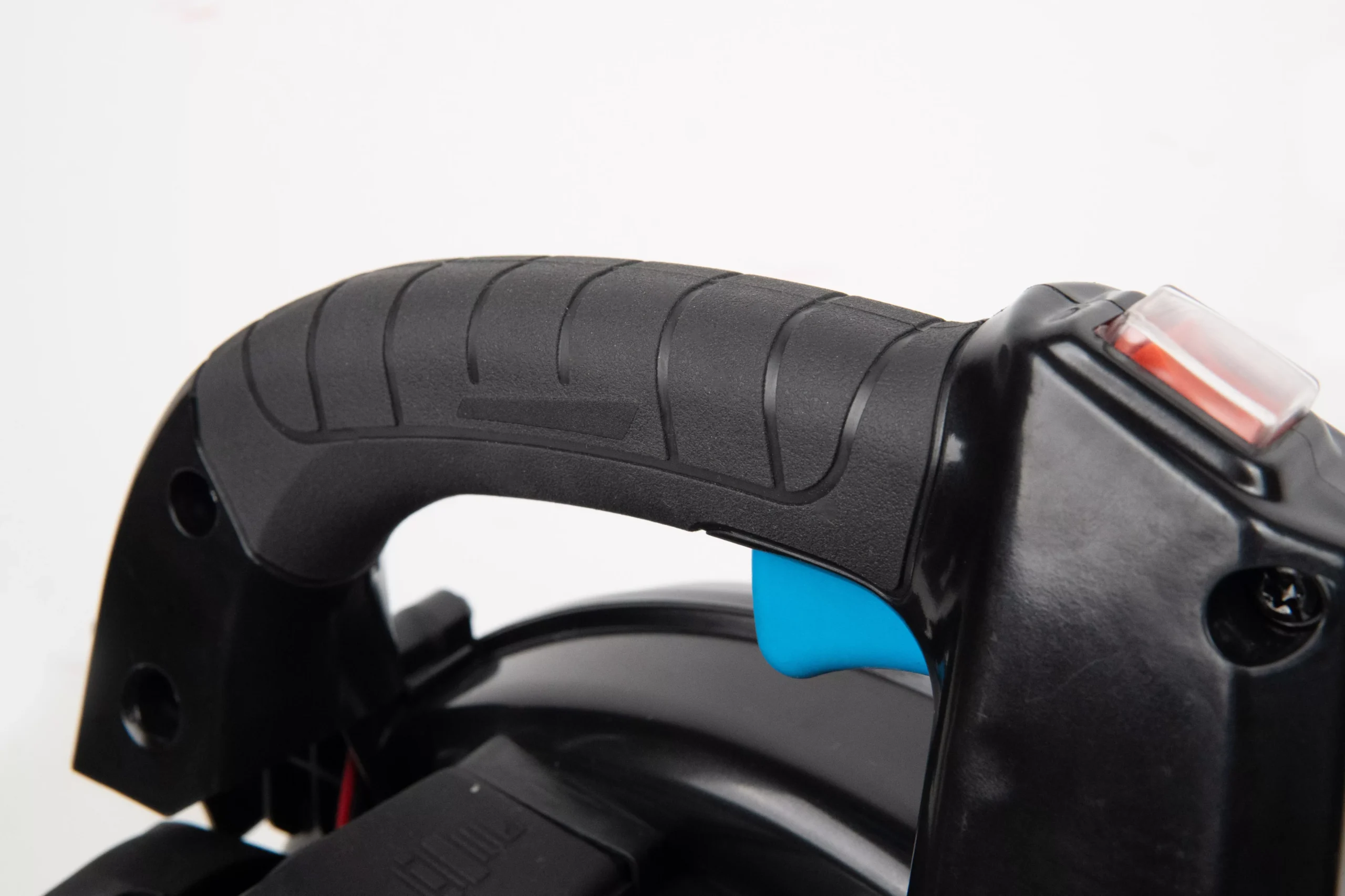 Mac Allister MBVP25 Petrol Garden Blower & Vacuum 8 Mac Allister MBVP25 Petrol Garden Blower & Vacuum - Image 6