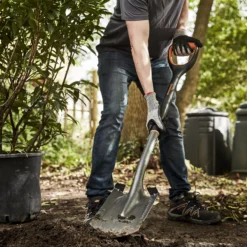 Magnusson Pointed Digging Spade 16 Magnusson Pointed Digging Spade -Gardens And Landscaping magnusson pointed digging spade5059340086682 01i