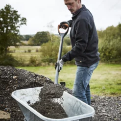 Magnusson Square D Handle Shovel -Gardens And Landscaping magnusson square d handle shovel5059340086590 01i