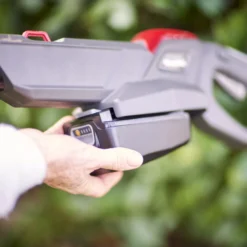 Mountfield MMT 20 Li Kit 20V Garden Multi-tool -Gardens And Landscaping mountfield mmt 20 li kit 20v garden multi tool8008984844643 03i bq